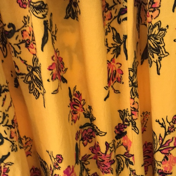 Torrid Off-the-Shoulder Floral Blouse with Ruffle - Picture 8 of 9